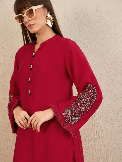 Dhiyona IE Mandarin Collar Thread Work Straight Kurta with Trousers