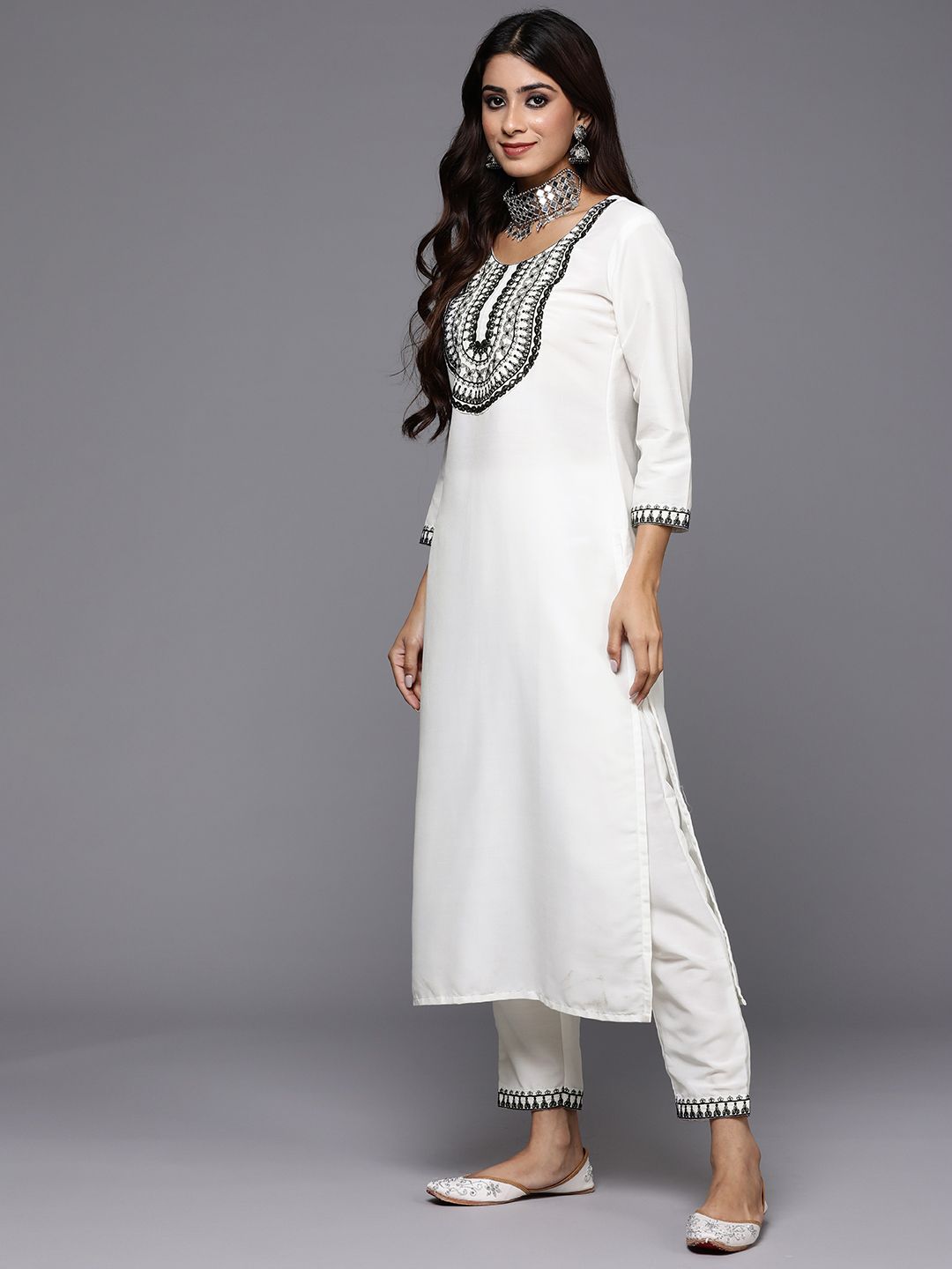 Dhiyona IE Women Floral Embroidered Regular Thread Work Kurta with Trousers & With Dupatta