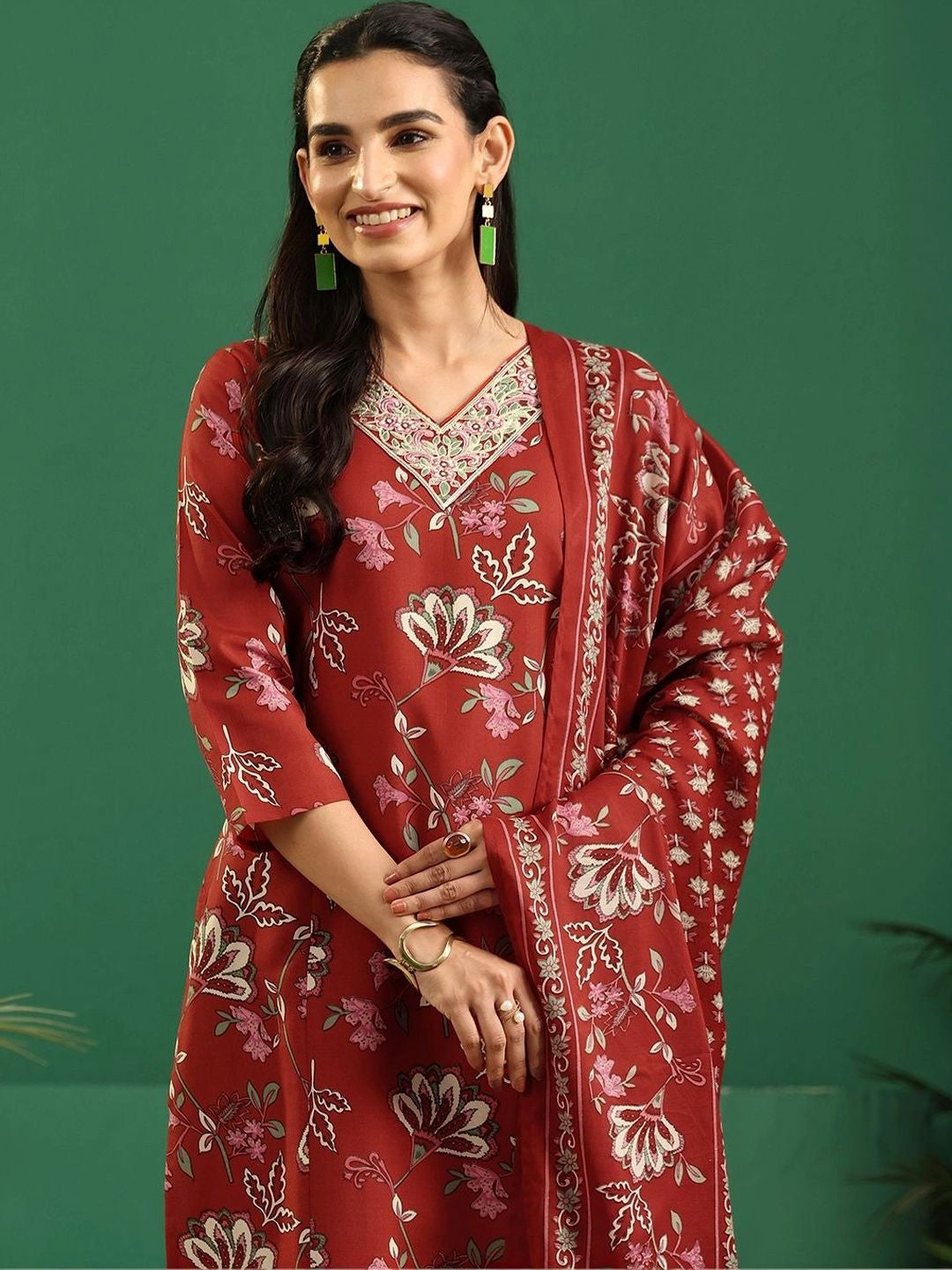 Women Floral Printed Regular Thread Work Kurta with Trousers & With Dupatta
