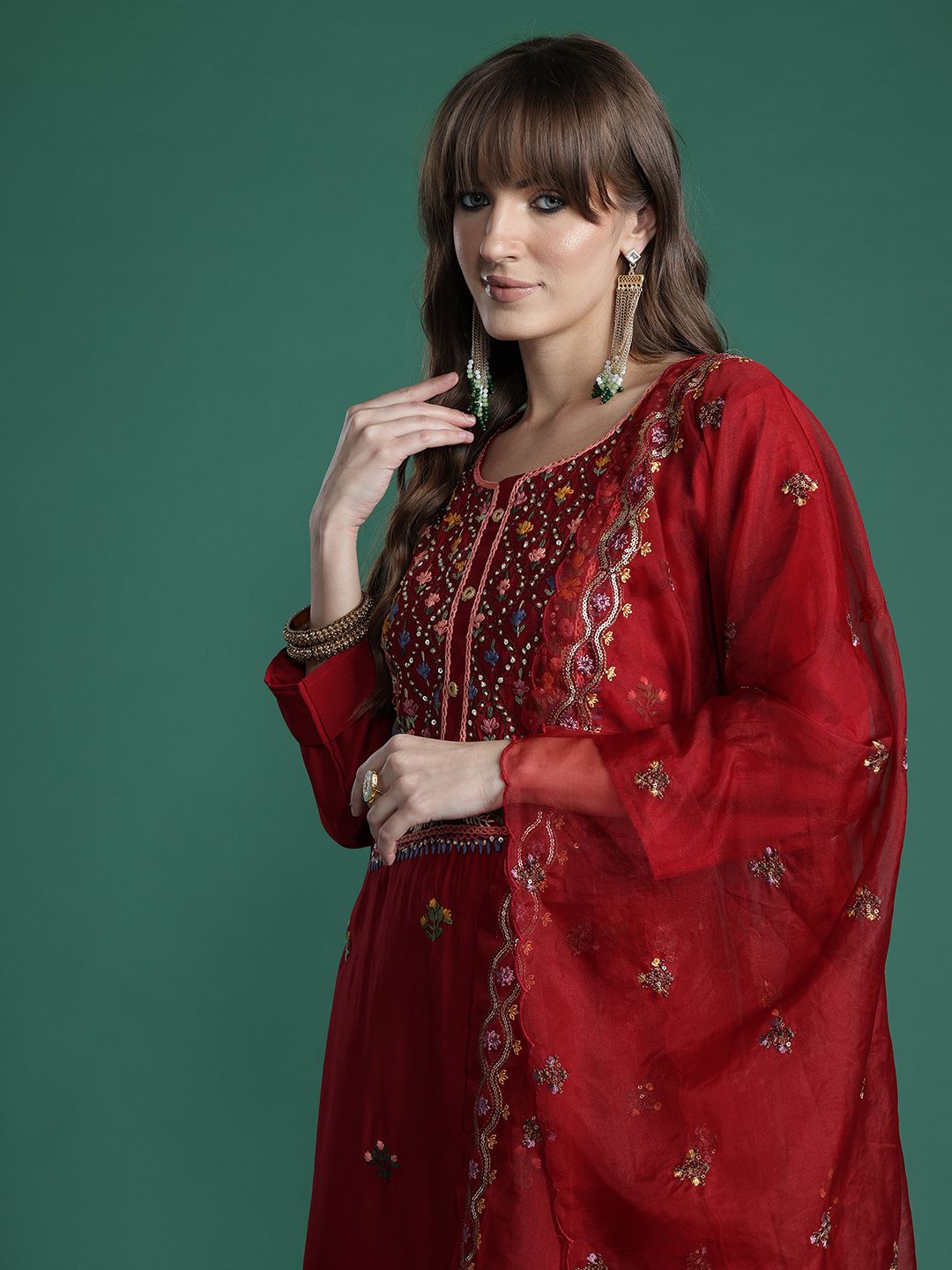 Dhiyona IE Women Floral Embroidered Thread Work Kurta with Trousers & With Dupatta