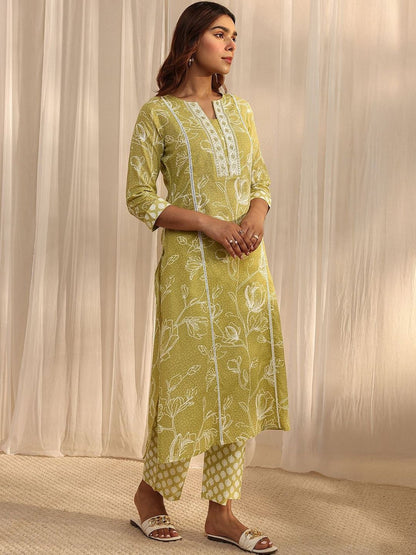 Women Floral Printed Regular Thread Work Kurta with Trousers & With Dupatta