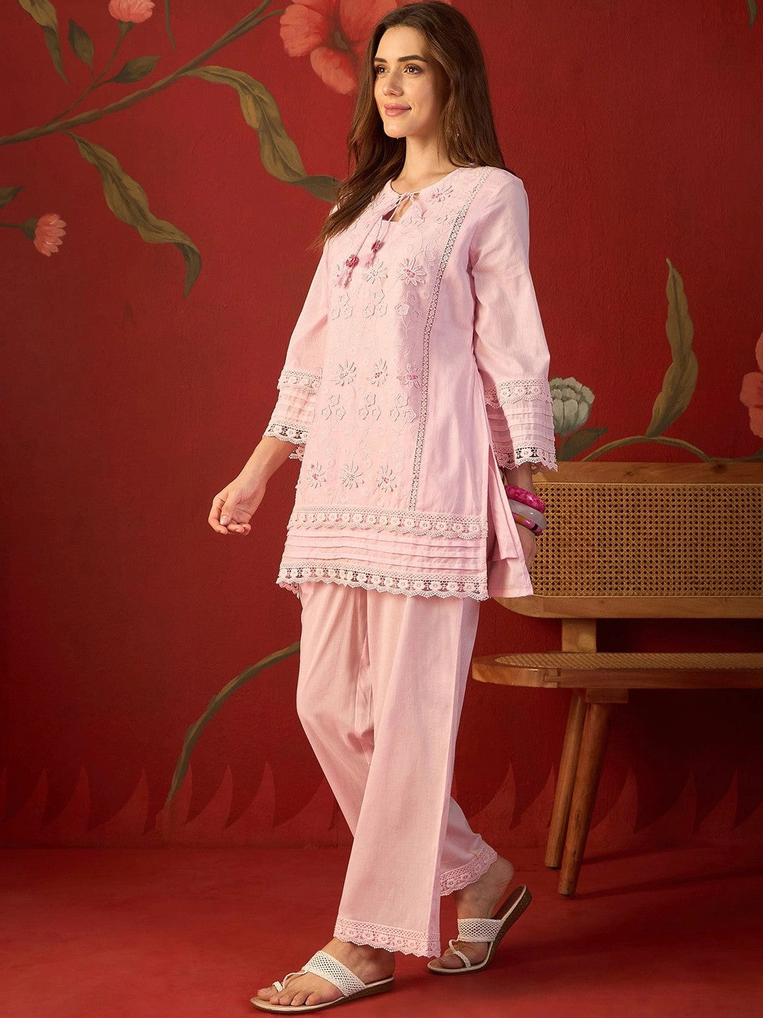 Women Ethnic Motifs Embroidered Regular Thread Work Pure Cotton Kurta with Palazzos