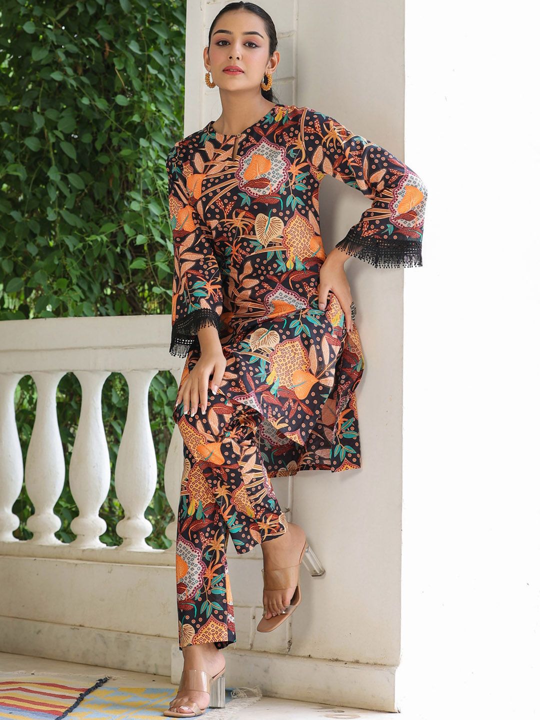 Dhiyona RR Women's Floral Printed Keyhole Neck Pure Cotton Kurta & Trousers