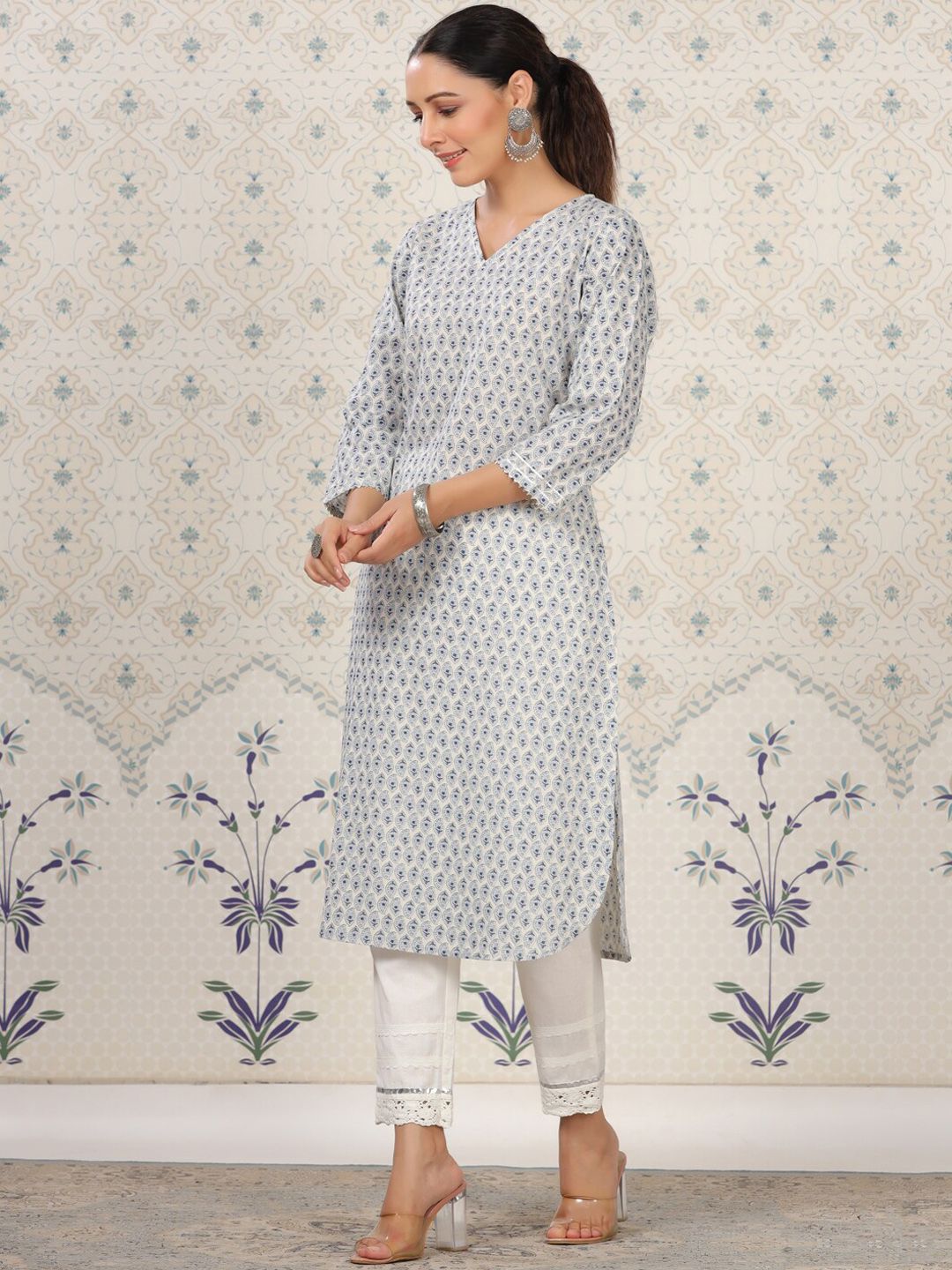 Dhiyona OD  Floral Printed Straight Pure Cotton Kurta