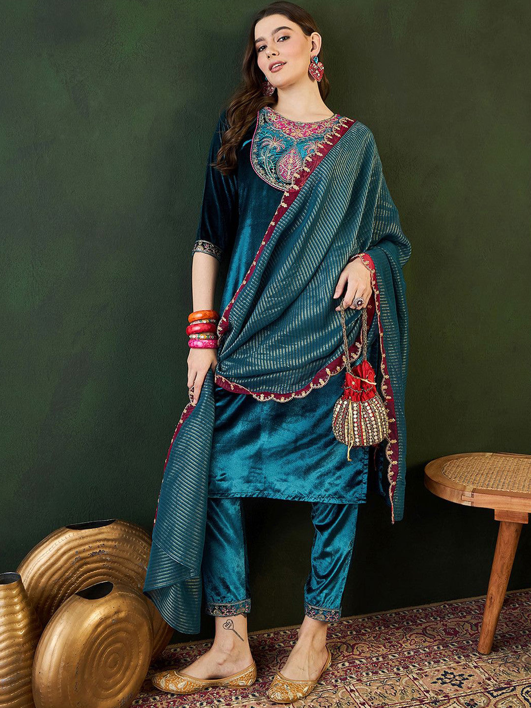 Dhiyona SN Embroidered Straight Kurta & Trousers With Dupatta