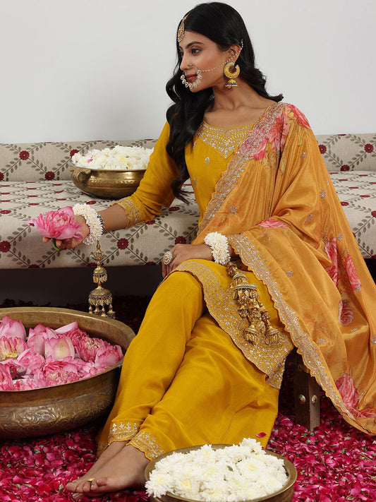Women Floral Embroidered Regular Kurta with Palazzos & With Dupatta