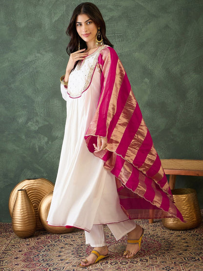 Dhiyona KL Women Embroidered A-Line Republic Day Kurta Set