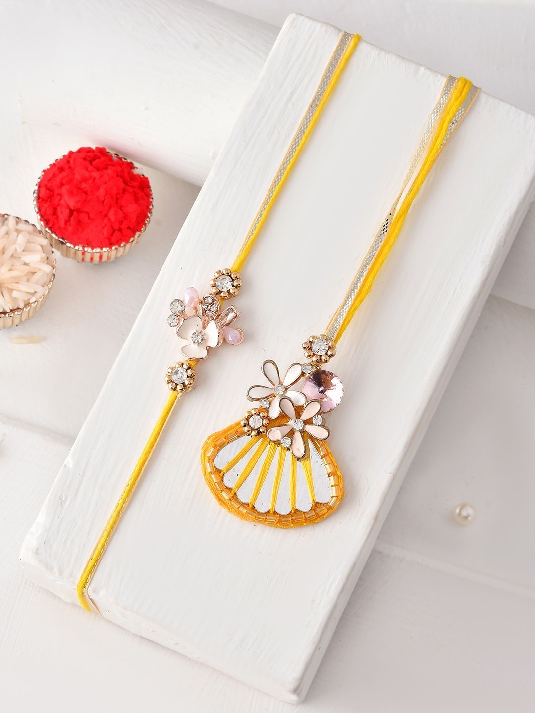 Dhiyona Rakhi