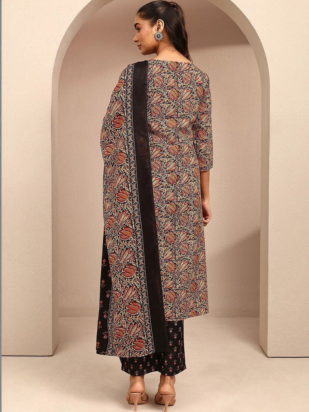 Women Ethnic Motifs Printed Regular Kurta with Trousers & With Dupatta