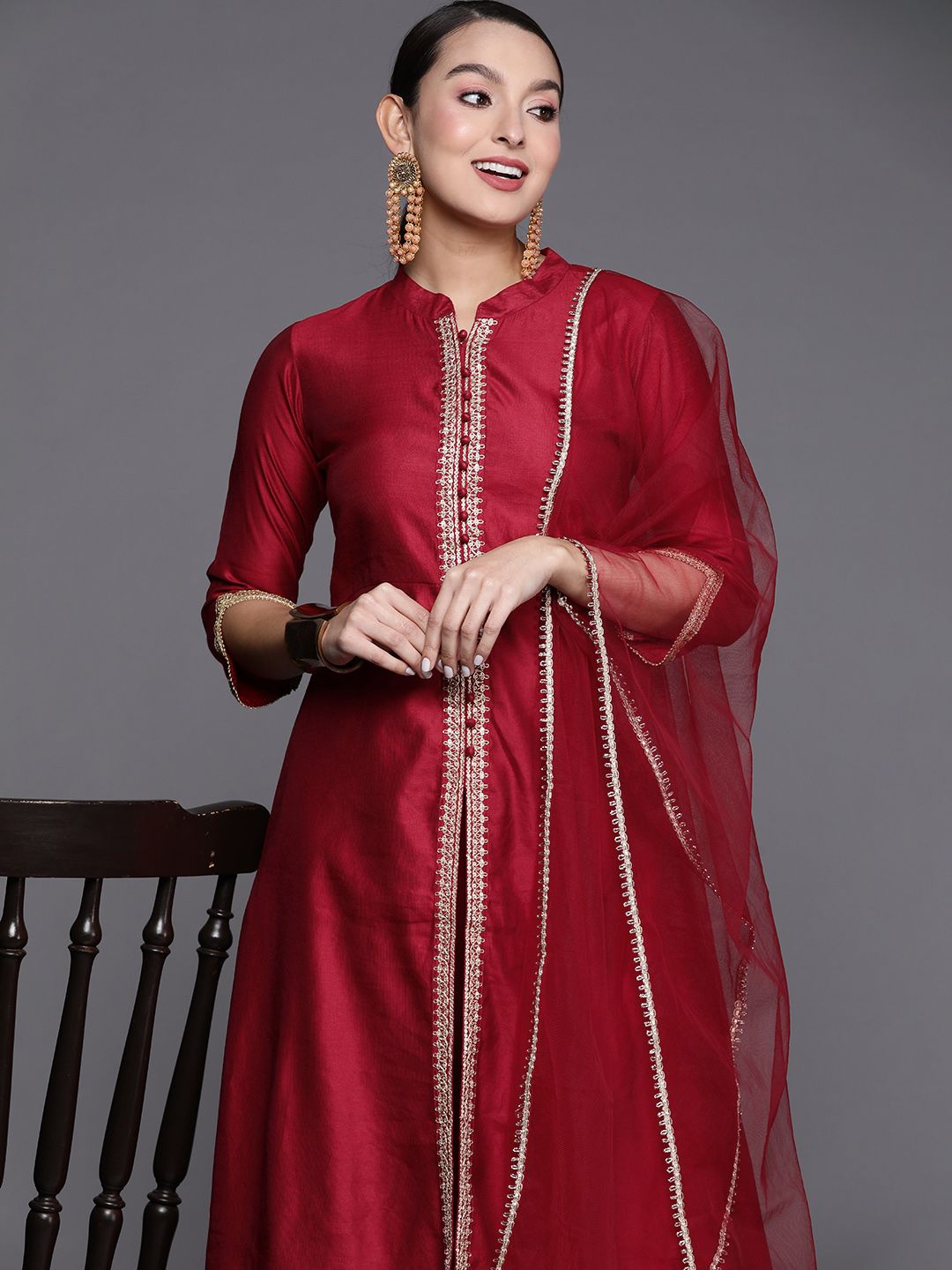 Dhiyona IE Women Striped High Slit Thread Work Liva Kurta With Trousers & Dupatta