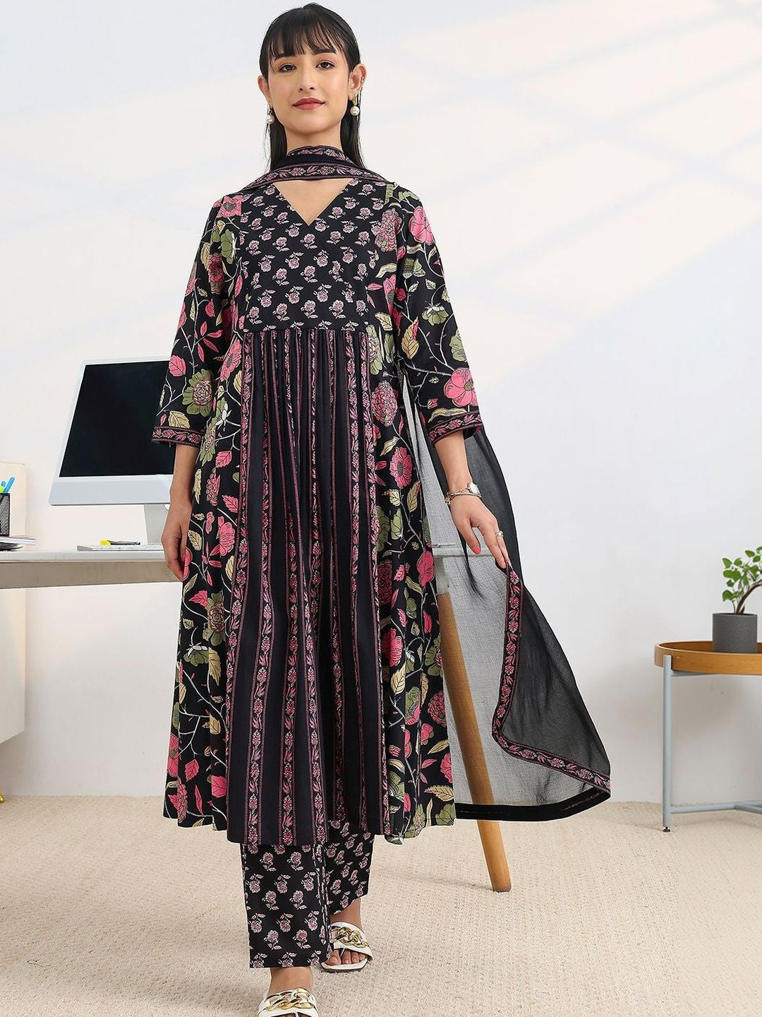 Women Floral Printed Panelled Kurta with Trousers & With Dupatta