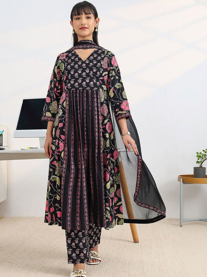 Women Floral Printed Panelled Kurta with Trousers & With Dupatta