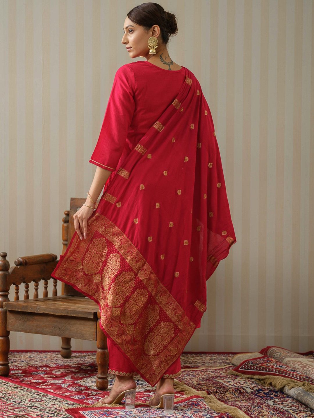 Dhiyona OD  Pink Ethnic Motifs Straight Kurta & Trousers With Dupatta