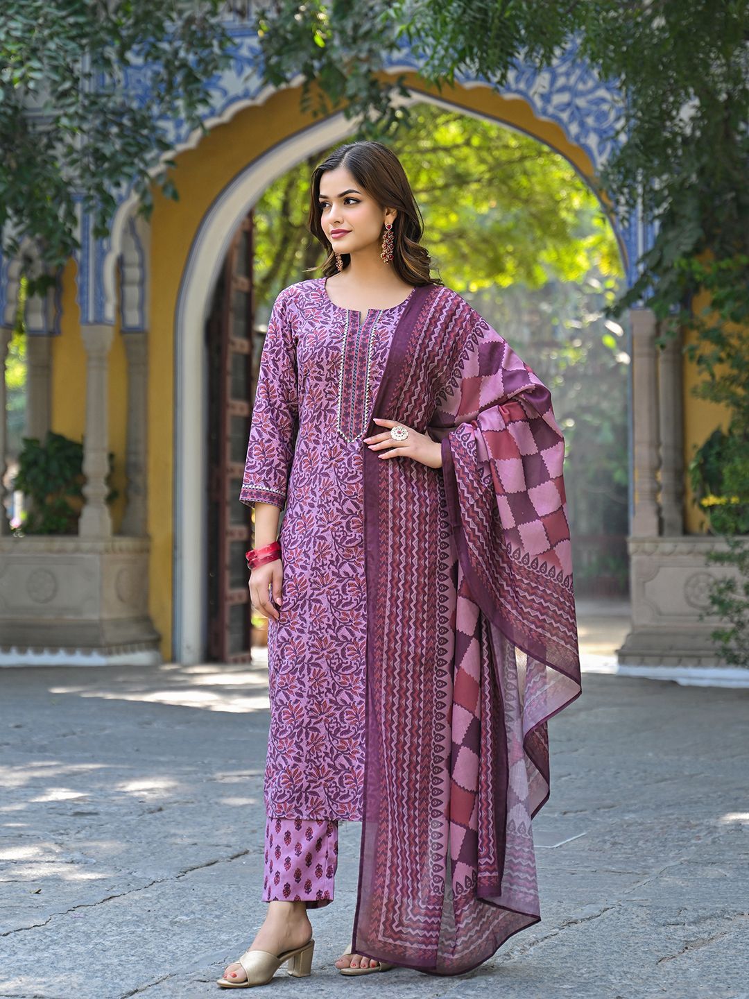 Dhiyona KL Floral Printed Notch Neck Gotta Patti Straight Kurta With Trousers & Dupatta