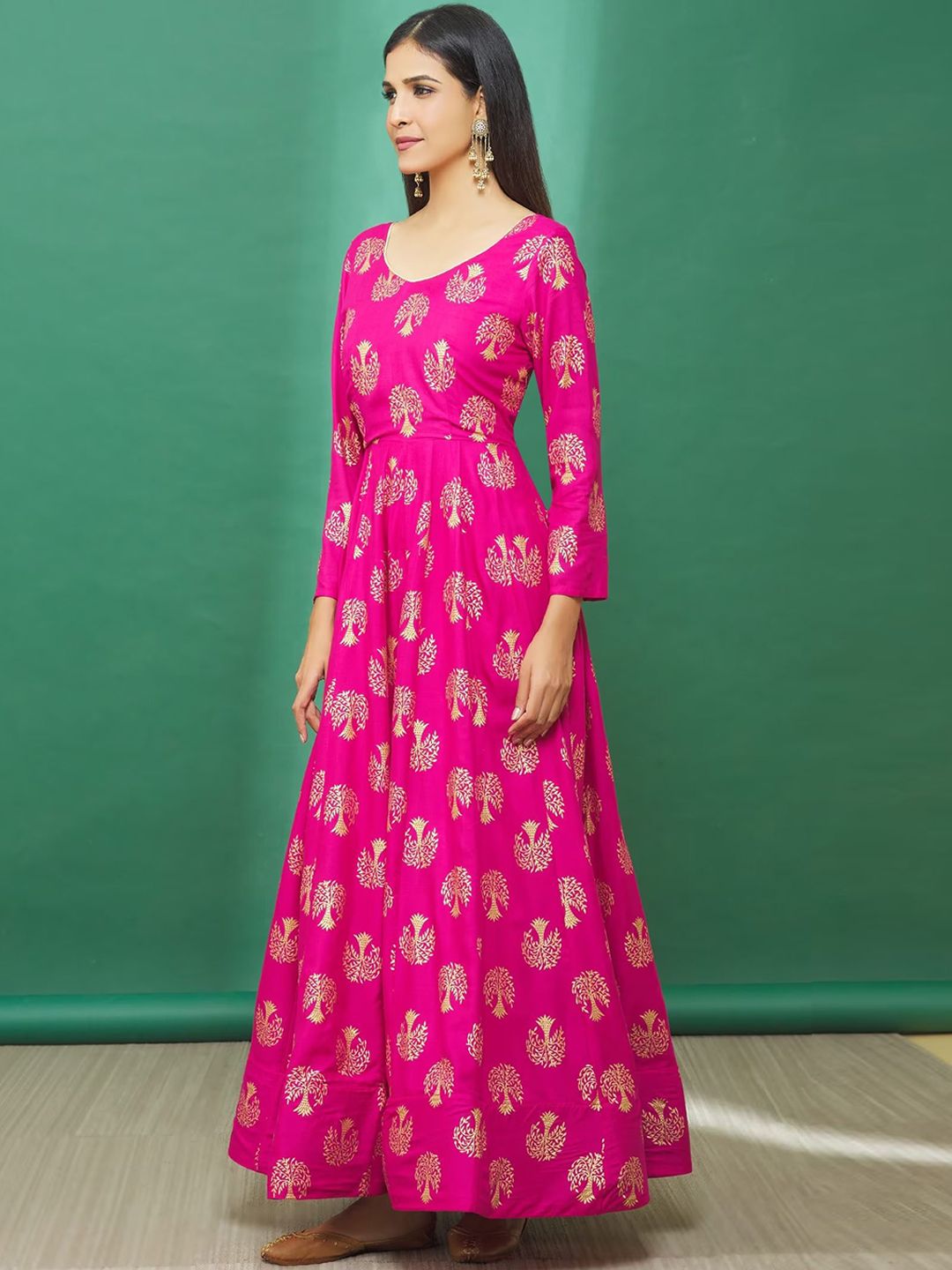 Dhiyona KL Women Floral Foil Printed Anarkali Kurta with Palazzos & With Dupatta