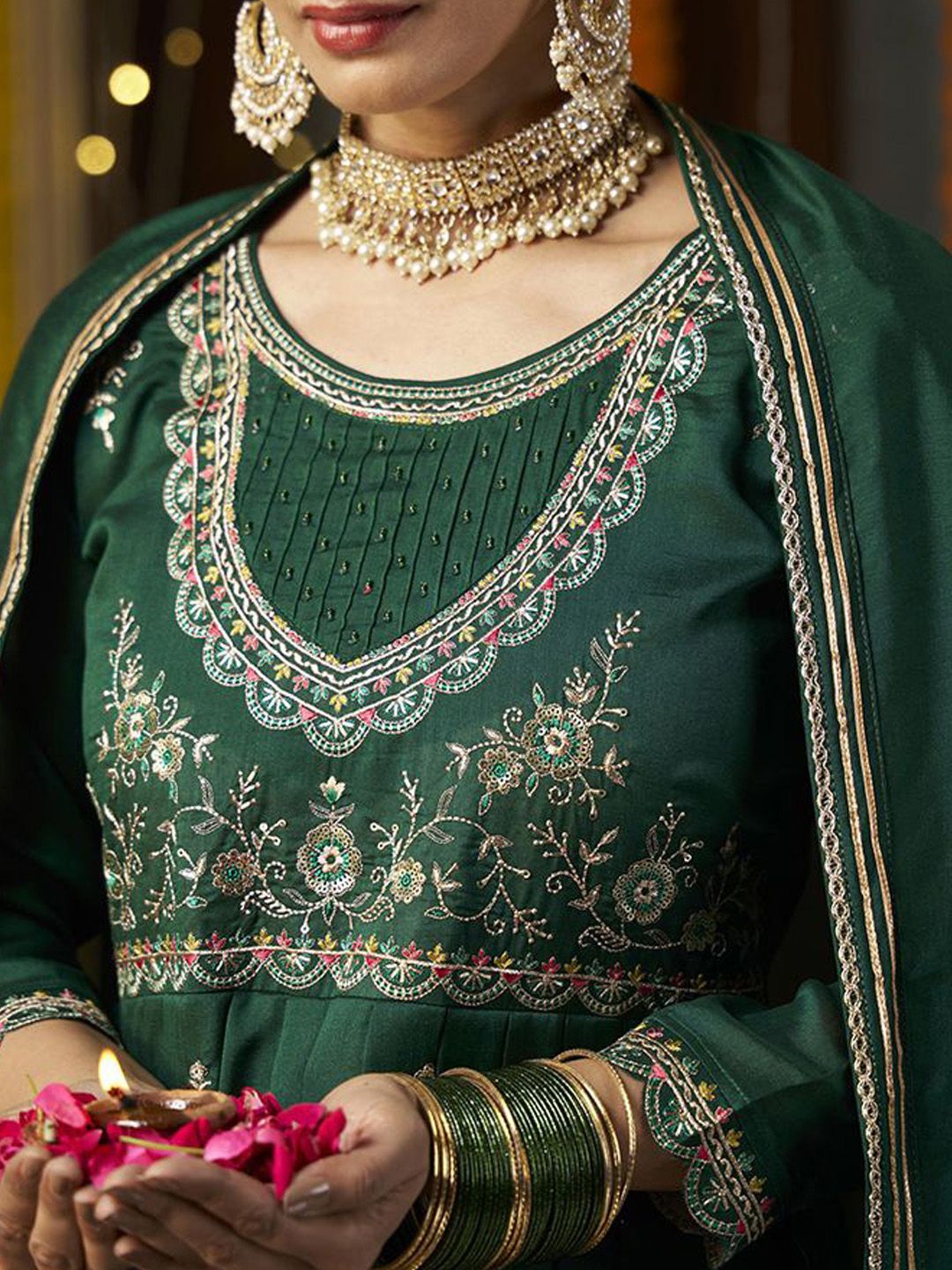 Dhiyona CH Women Floral Embroidered Pleated Sequinned Kurta with Trousers & With Dupatta