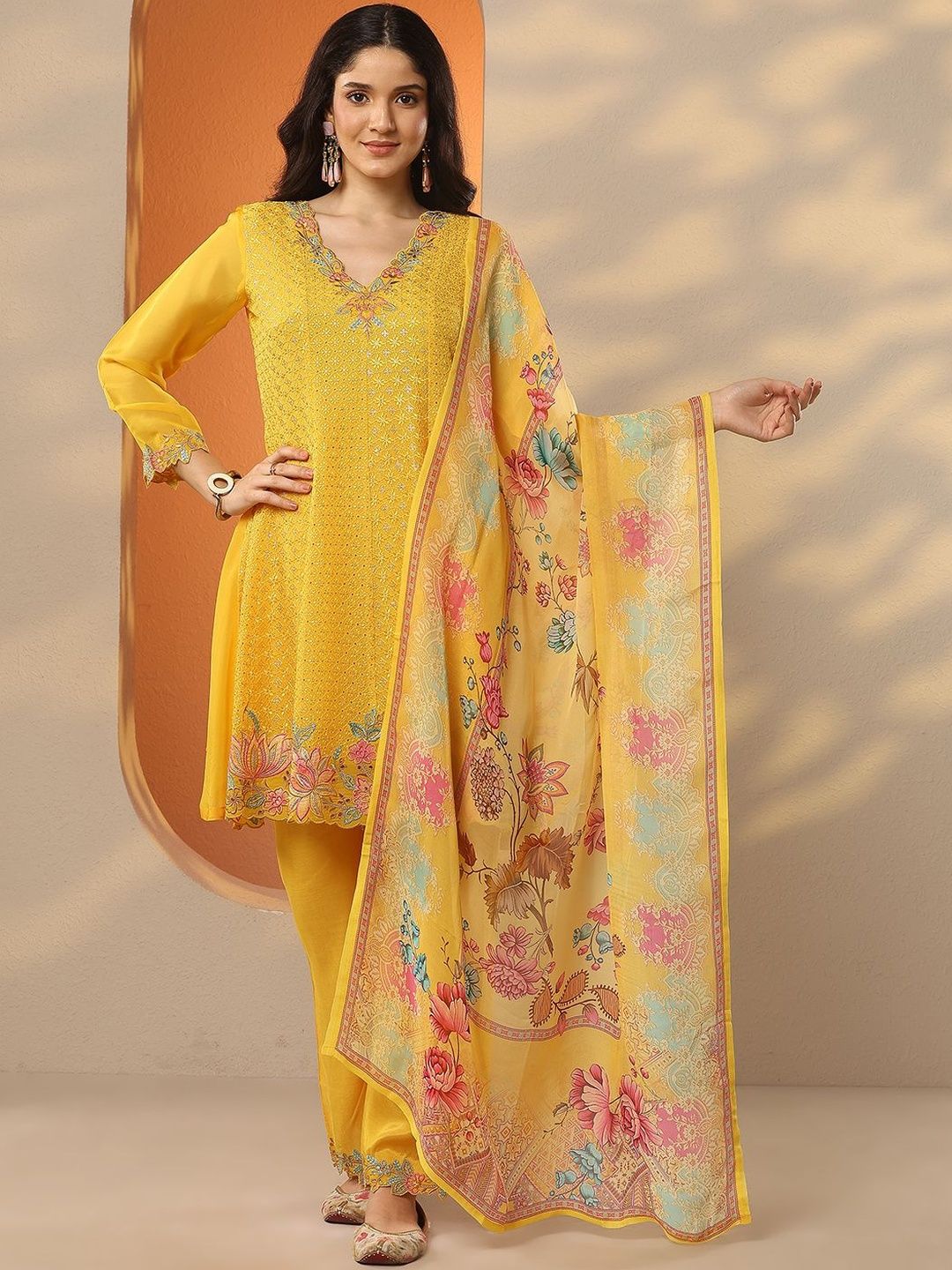 Dhiyona LL Floral Embroidered Panelled Thread Work Kurta With Palazzos & Dupatta