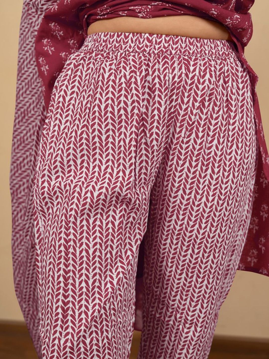Dhiyona KL Women Paisley Printed Regular Mirror Work Pure Cotton Kurta with Trousers & Dupatta