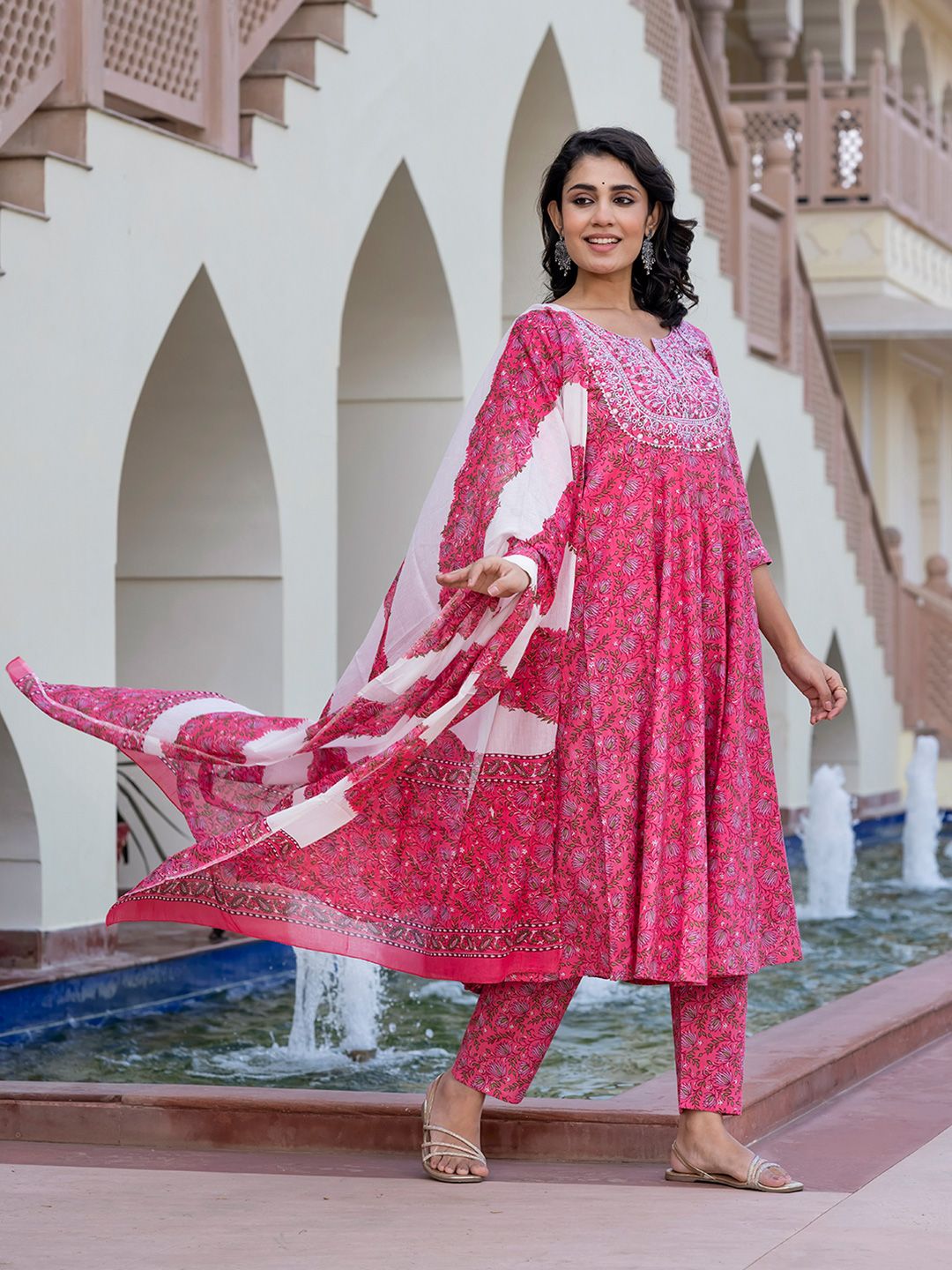 Dhiyona KL Women Floral Printed Regular Pure Cotton Kurta with Trousers & With Dupatta