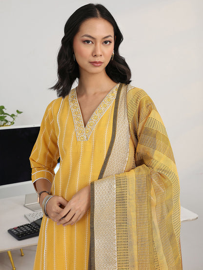 Women Striped Regular Thread Work Kurta with Trousers & With Dupatta