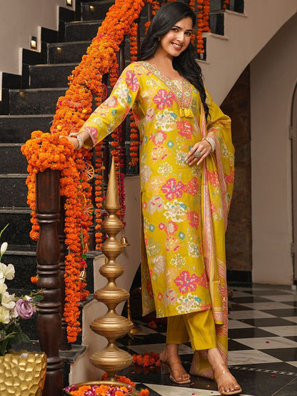 Dhiyona KL Floral Printed V-Neck Thread Work Straight Kurta With Trousers & Dupatta