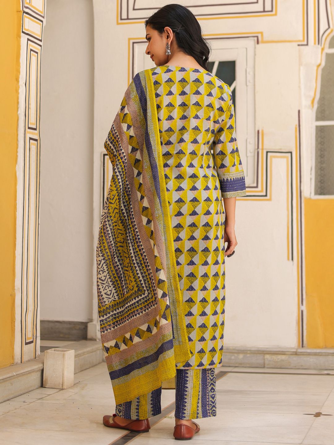 Dhiyona RR Women's Geometric Printed Pure Cotton Straight Kurta With Trousers & Dupatta