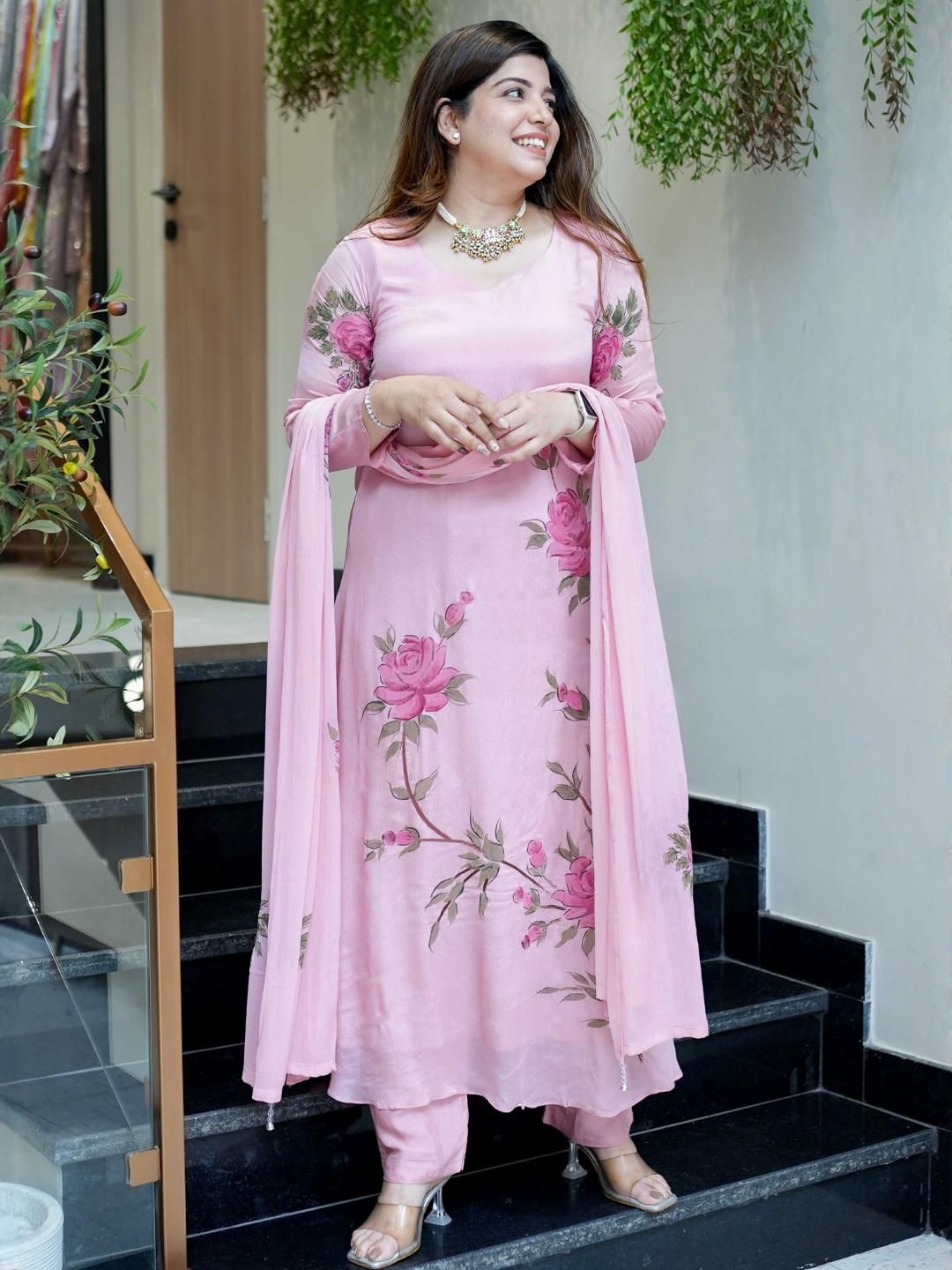 Dhiyona KL Women Pink Silk Chiffon Printed Kurta Sets