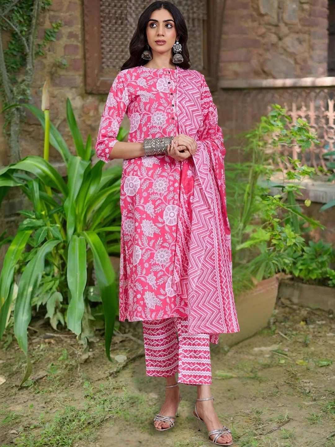 Dhiyona IE Women Floral Printed Regular Pure Cotton Kurta with Trousers & With Dupatta