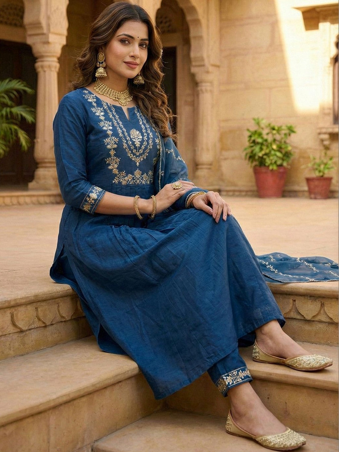 Embroidered Round Neck Kurta Trousers & Dupatta