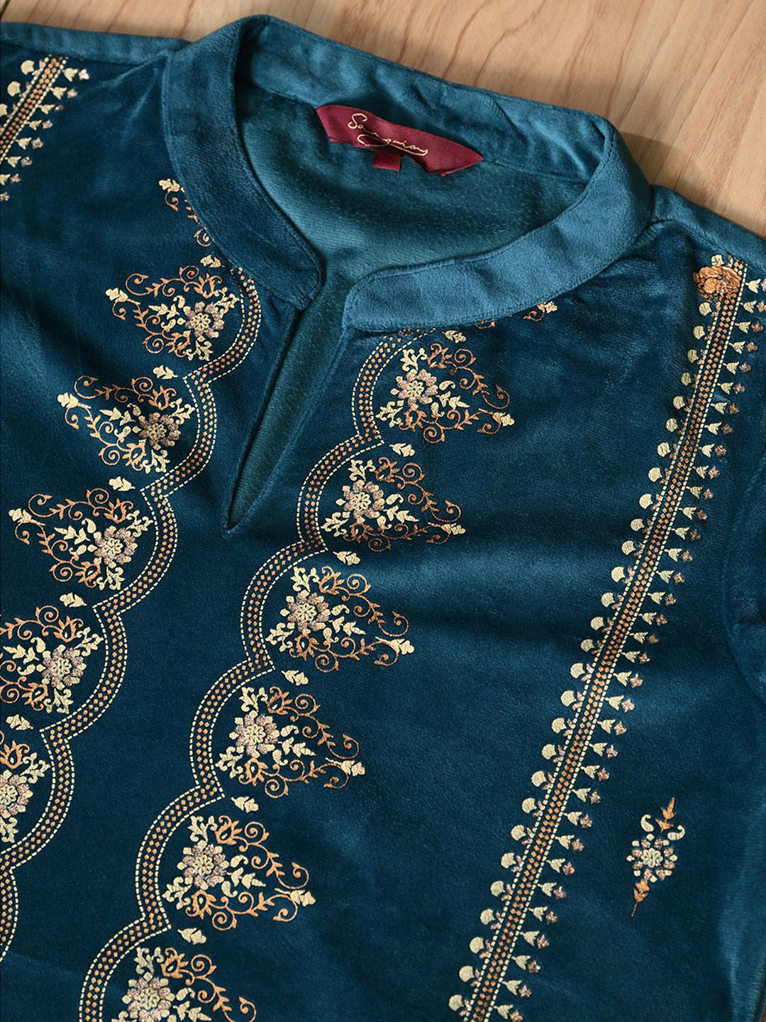 Ethnic Motifs Winter Velvet Straight Kurta & Trouser