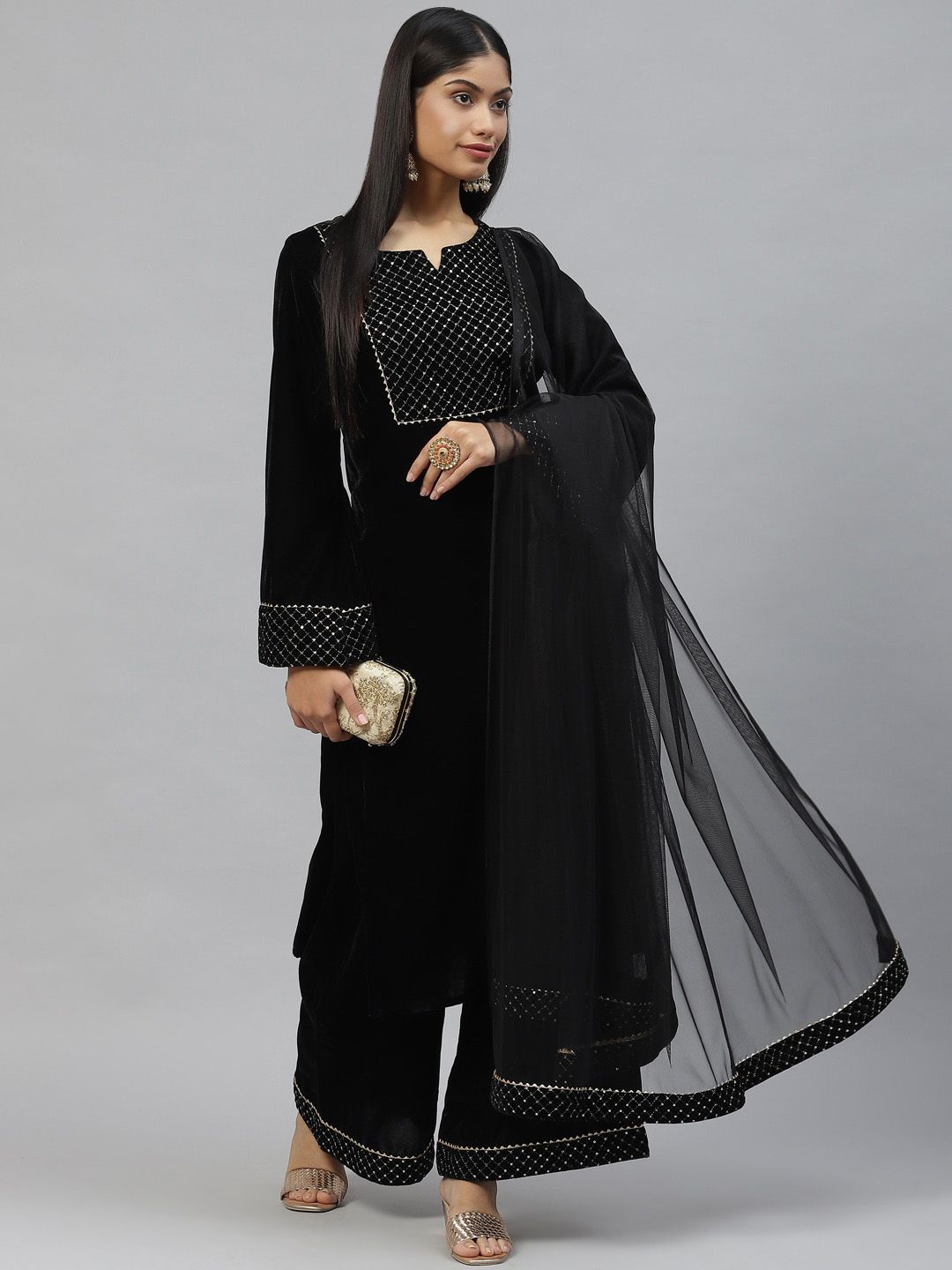 Dhiyona KL Yoke Designed Regular Sequinned Velvet Kurta with Palazzos & Dupatta