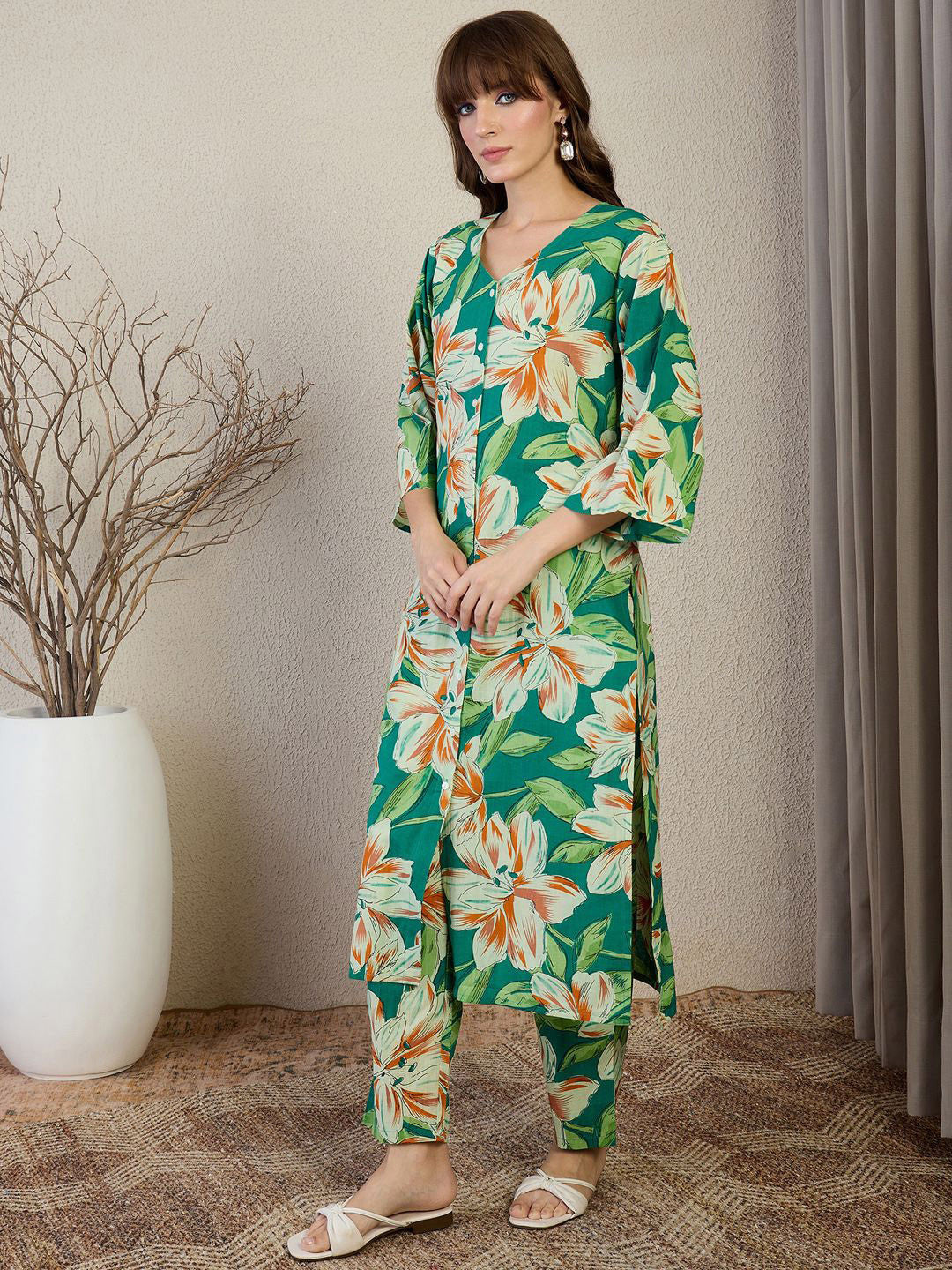 Floral Printed V-Neck Pure Cotton Straight Kurta With Trousers