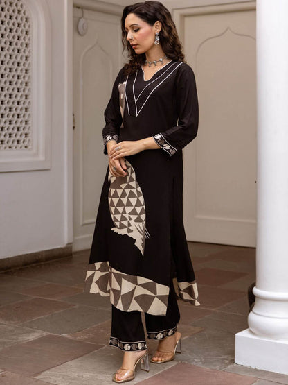 Quirky Printed Straight Kurta With Trousers