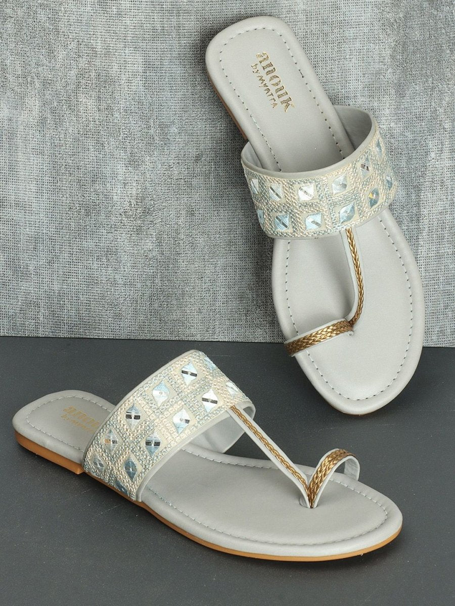 Dhiyona AK Embroidered One Toe Flats