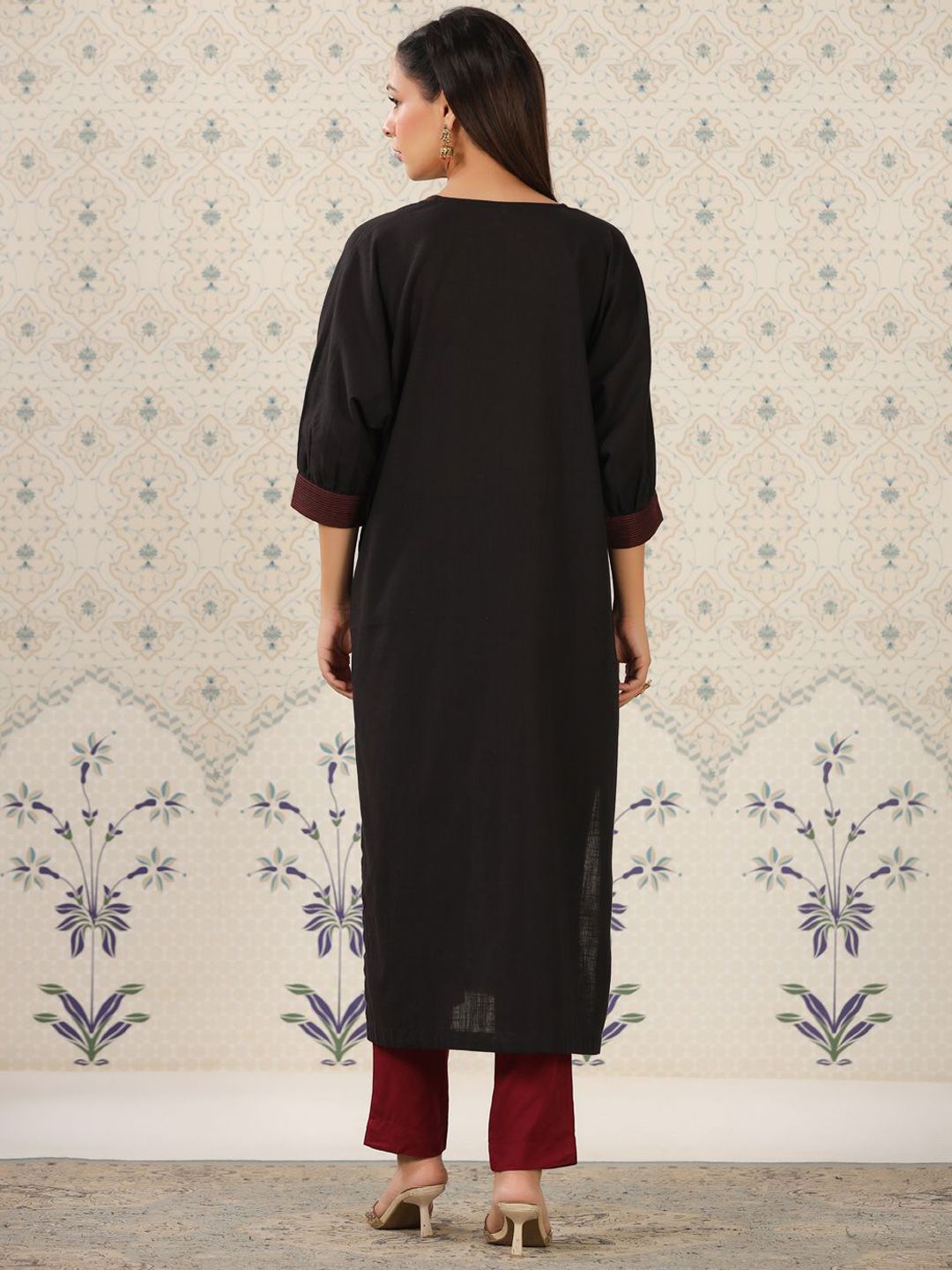 Dhiyona OD  V Neck Thread Work Kurta