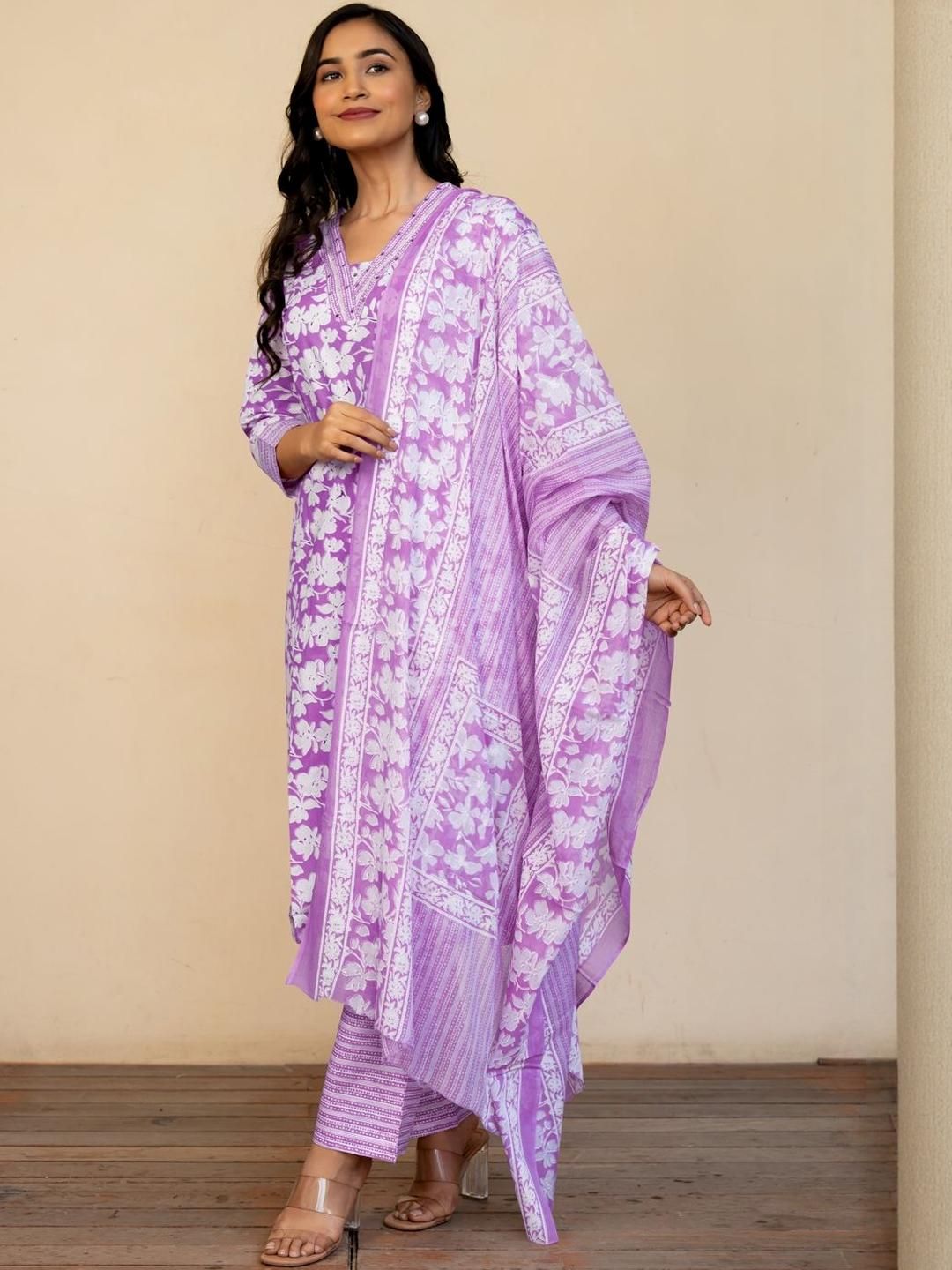 Dhiyona KL Women Off White Pure Cotton Kurta Sets