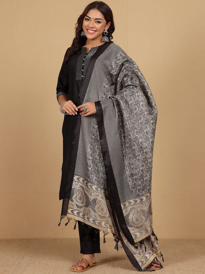 Black Thread Work Notch Neck Straight Kurta With Trousers And Dupatta