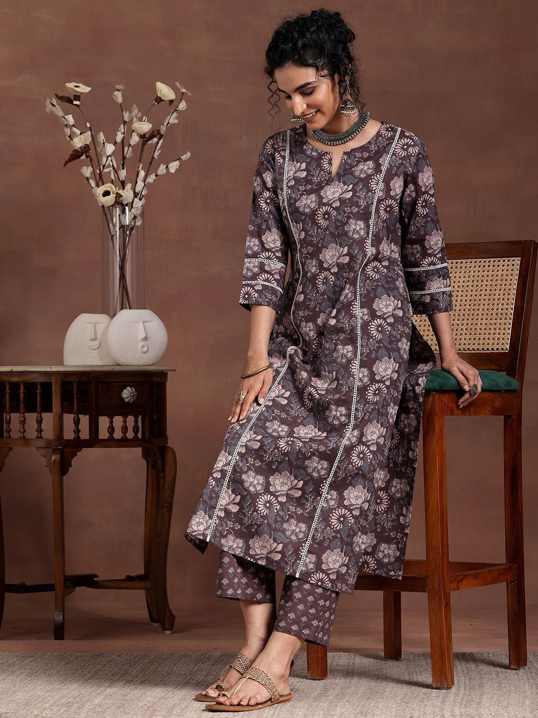 Floral Printed Notch Neck Straight Kurta With Trousers
