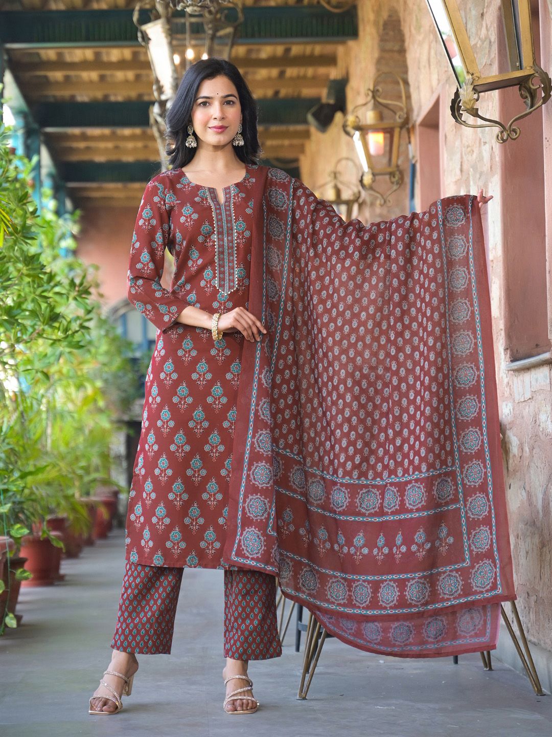 Dhiyona KL Women Floral Printed Regular Kurta with Trousers & With Dupatta