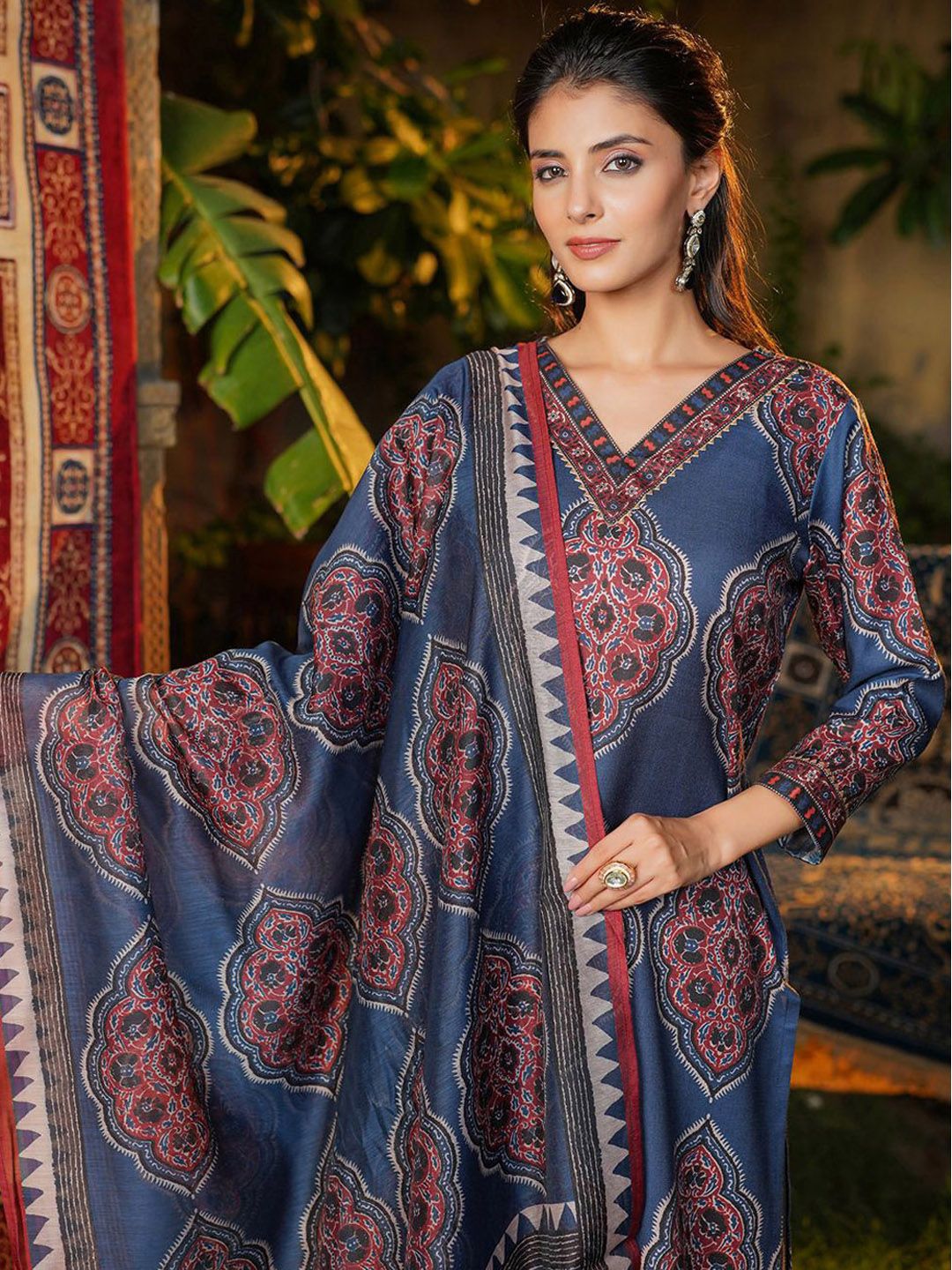 Dhiyona KL Floral Printed V-Neck Straight Kurta With Trousers & Dupatta