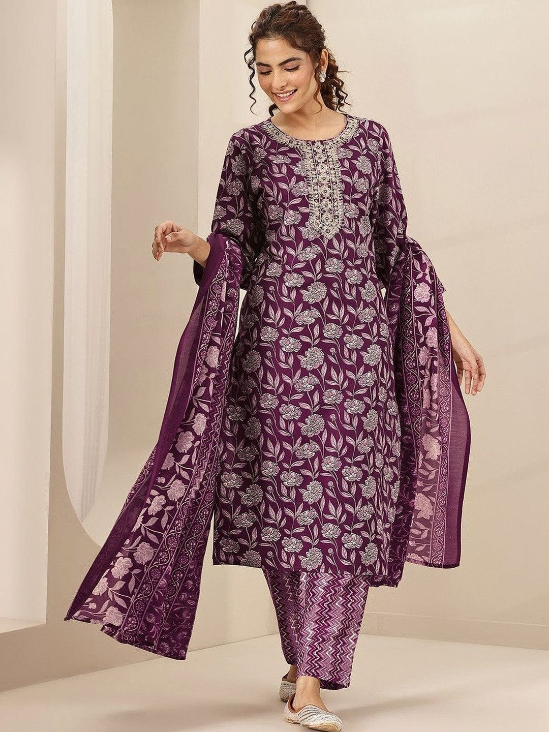 Women Floral Printed Regular Thread Work Kurta with Trousers & With Dupatta