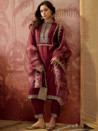 Embroidered Mandarin Collar Kurta & Trousers Kurta Set