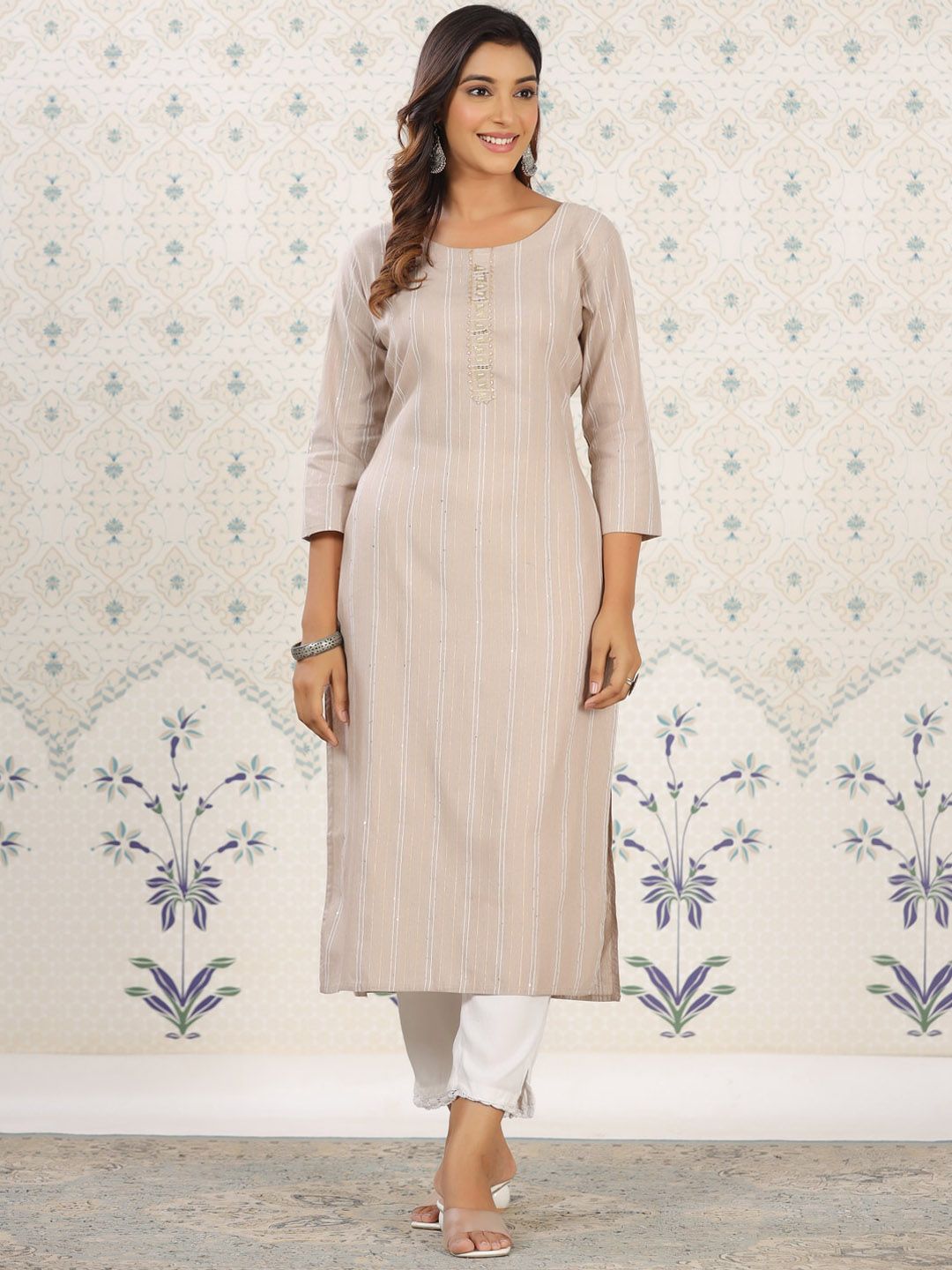 Dhiyona OD  Striped Round Neck Straight Cotton Kurta