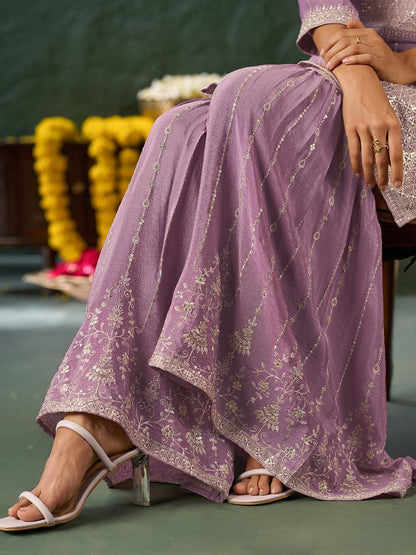 Dhiyona KL Women Embroidered Thread Work Kurta With Sharara & With Dupatta