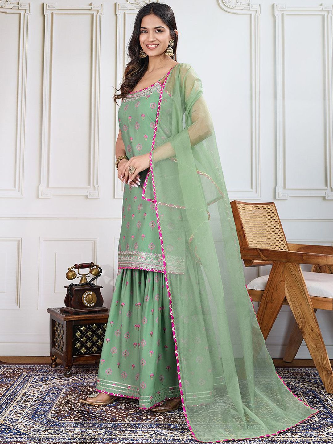 Dhiyona PD Women Printed Kurti Sharara With Dupatta
