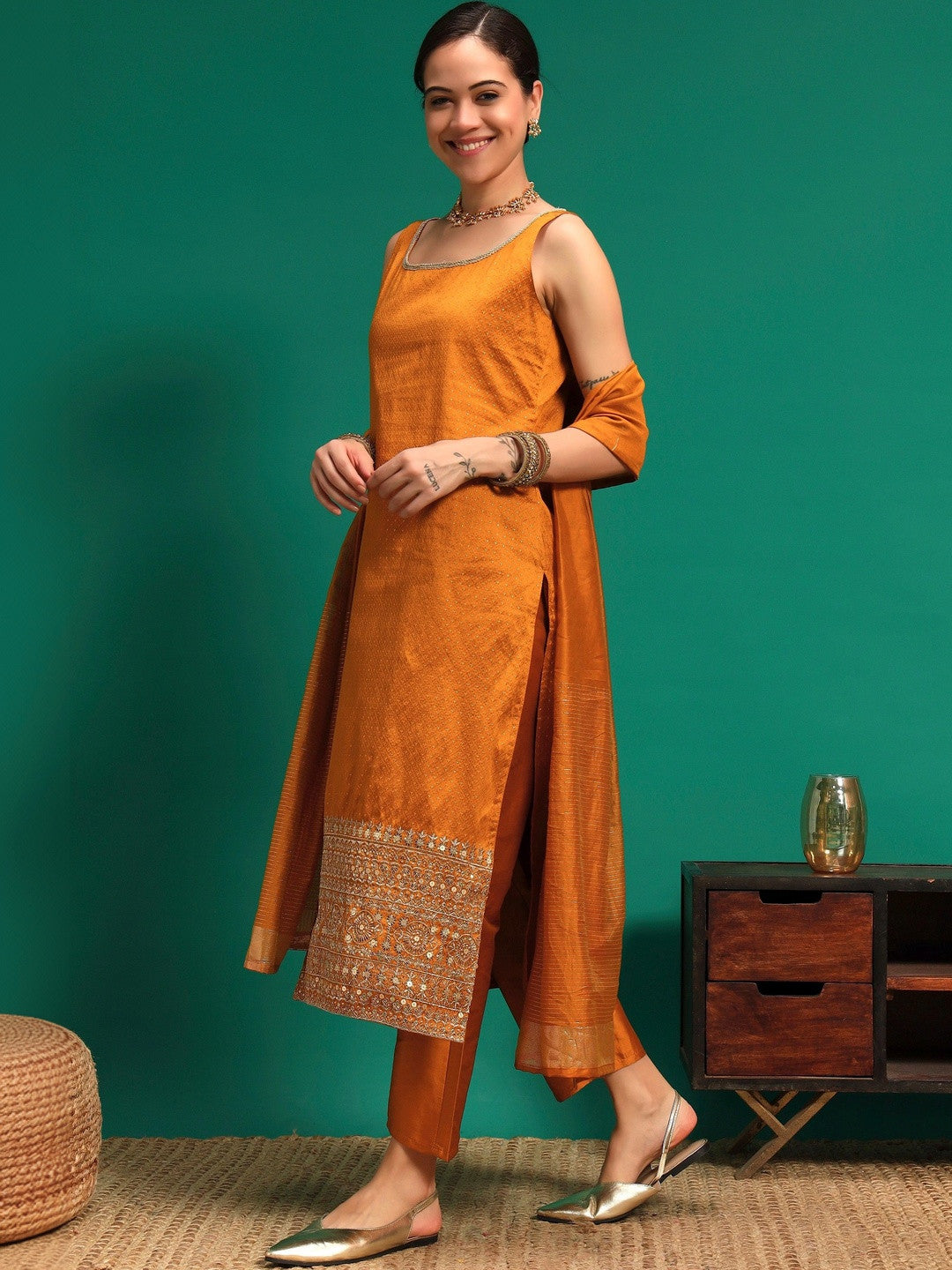 Women Ethnic Motifs Regular Thread Work Kurta with Trousers & With Dupatta