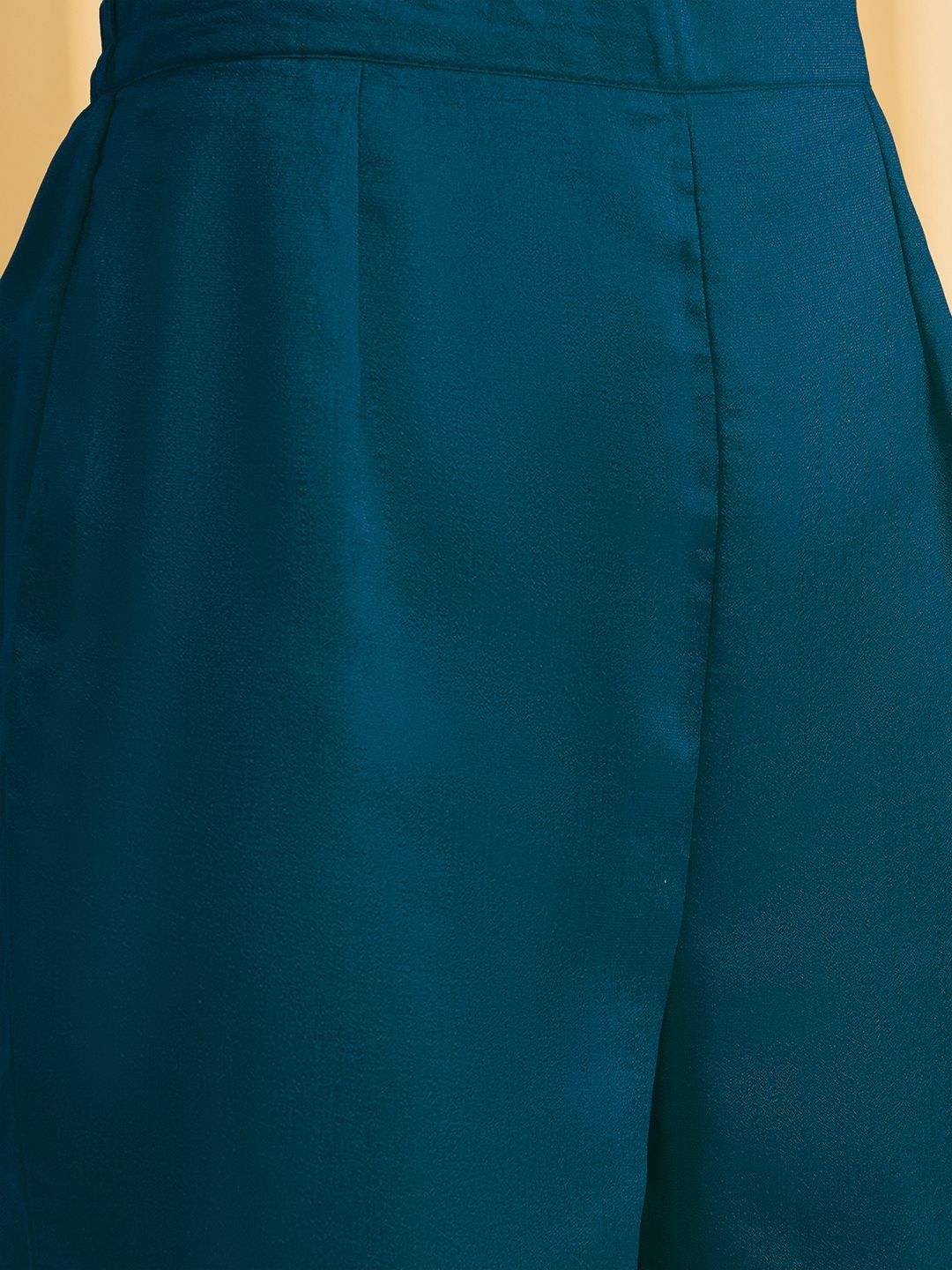 Dhiyona CH Women Ethnic Motifs Embroidered Panelled Thread Work Kurta with Trousers & With Dupatta