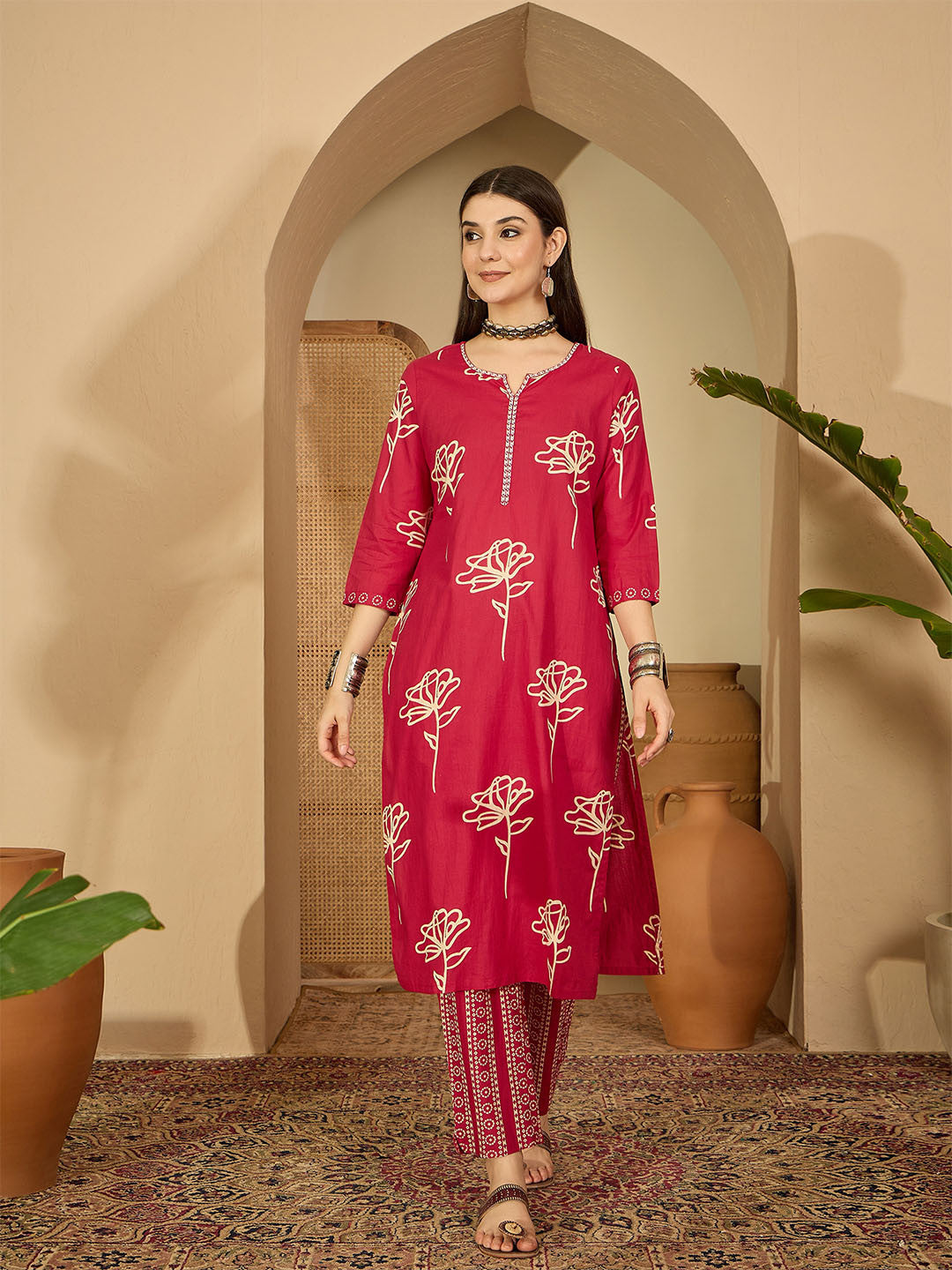 Women Floral Printed Regular Beads and Stones Kurta with Trousers & With Dupatta