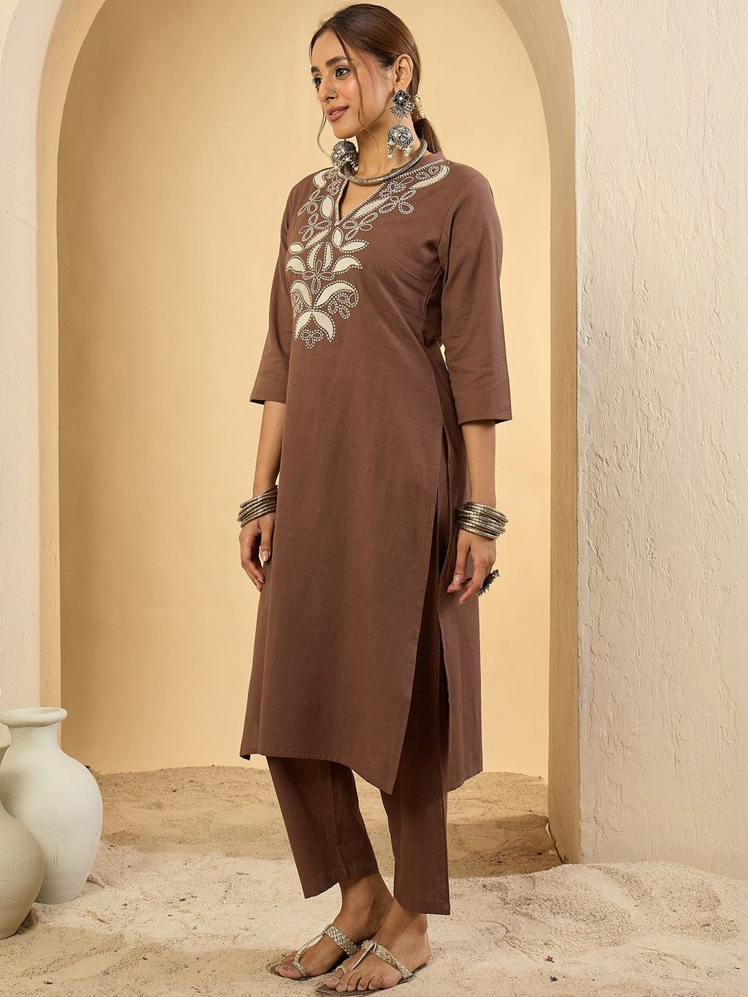 Women Ethnic Motifs Embroidered Regular Thread Work Pure Cotton Kurta with Trousers