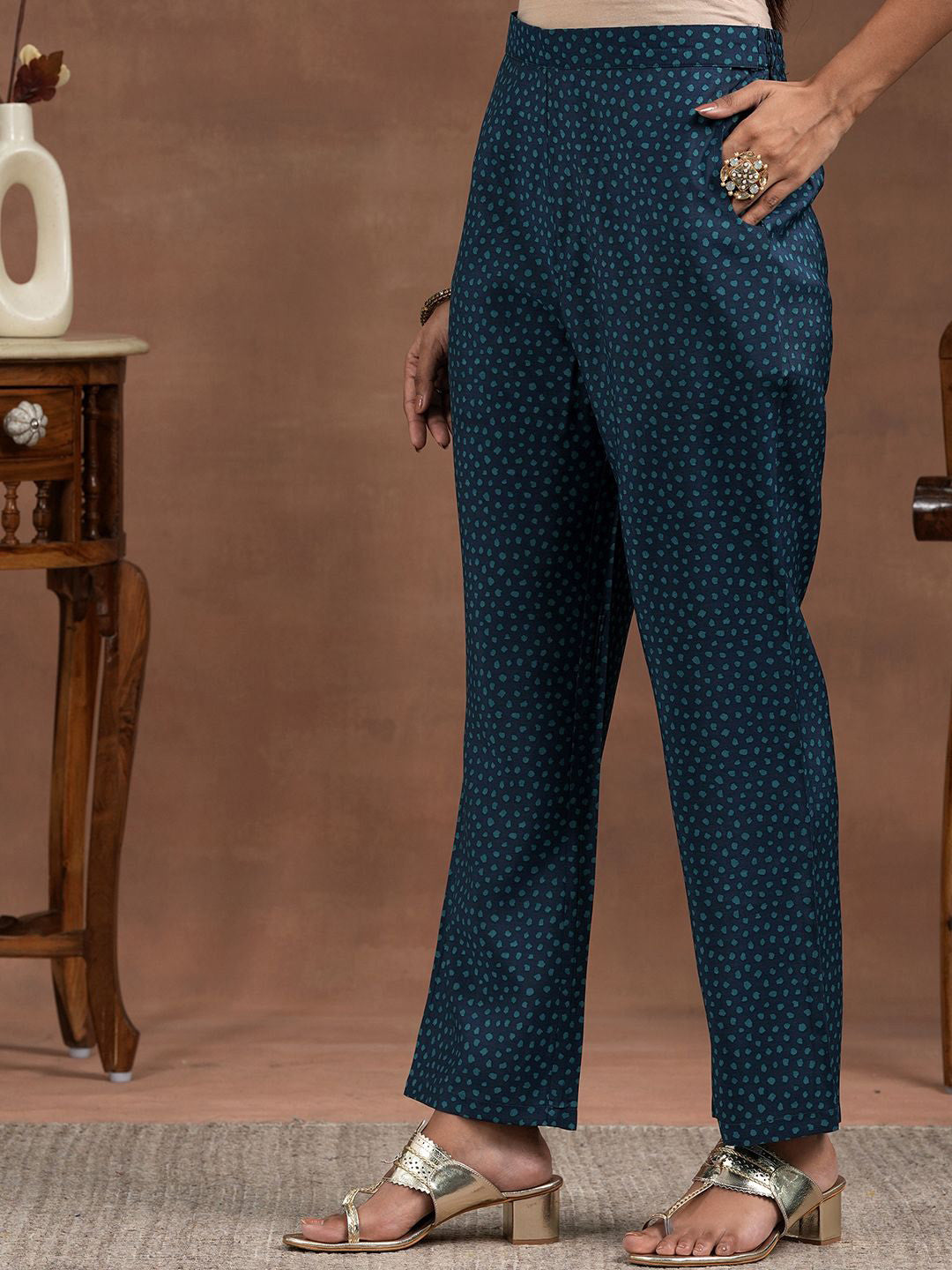 Floral Printed Thread Work Straight Kurta With Palazzos & Dupatta
